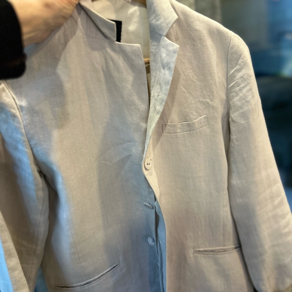 Pas de Calais Paris designed linen jacket - Picture 3 of 10